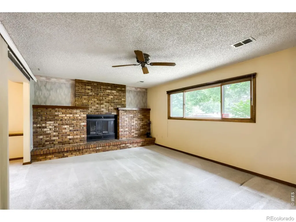 1621 Hoffman Drive Loveland CO 80538