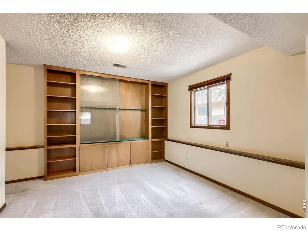 1621 Hoffman Drive Loveland CO 80538