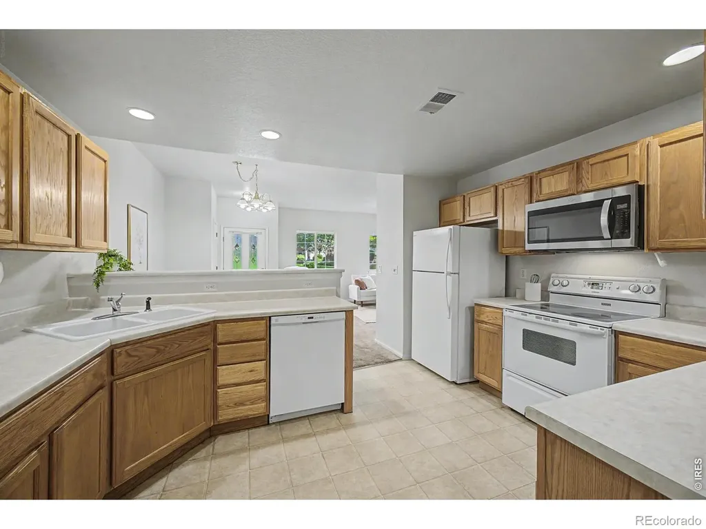 1703 Whitehall Drive Longmont CO 80504