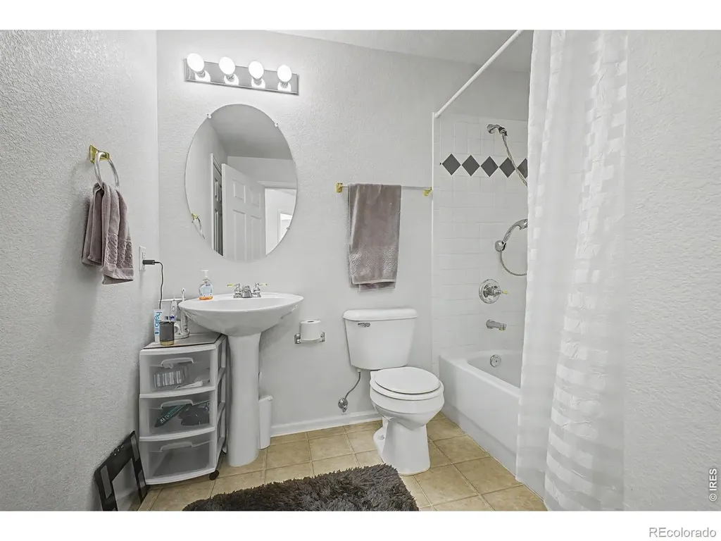 1703 Whitehall Drive Longmont CO 80504