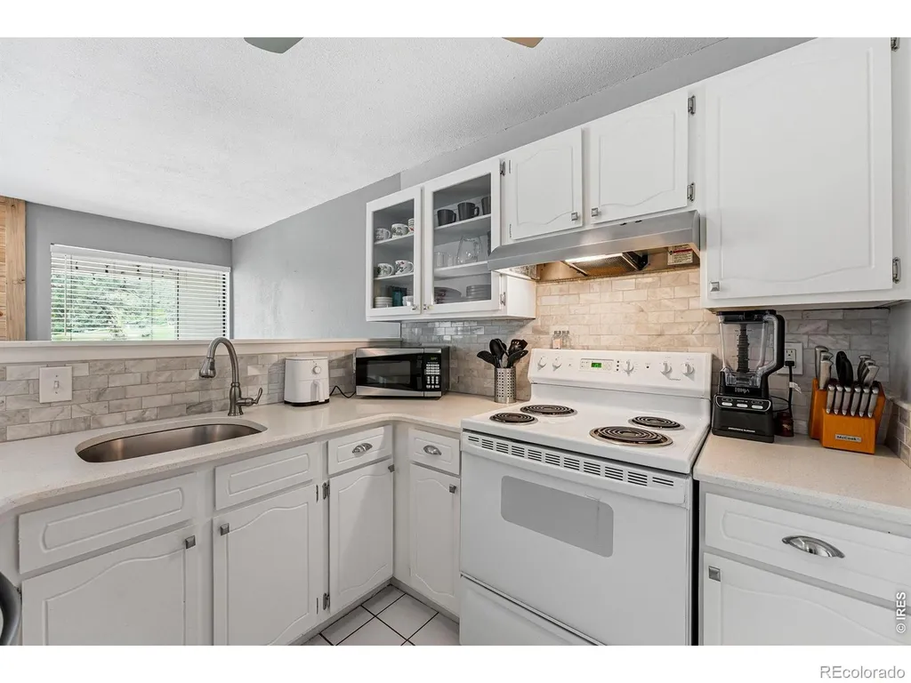7911 Countryside Drive Niwot CO 80503