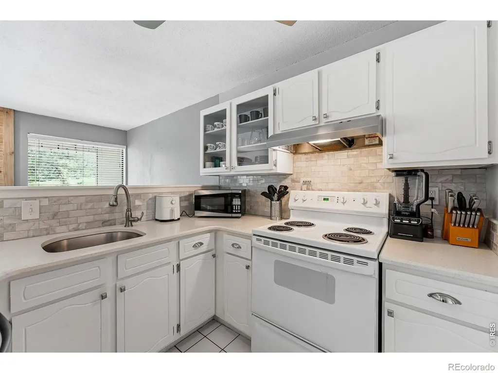 7911 Countryside Drive Niwot CO 80503