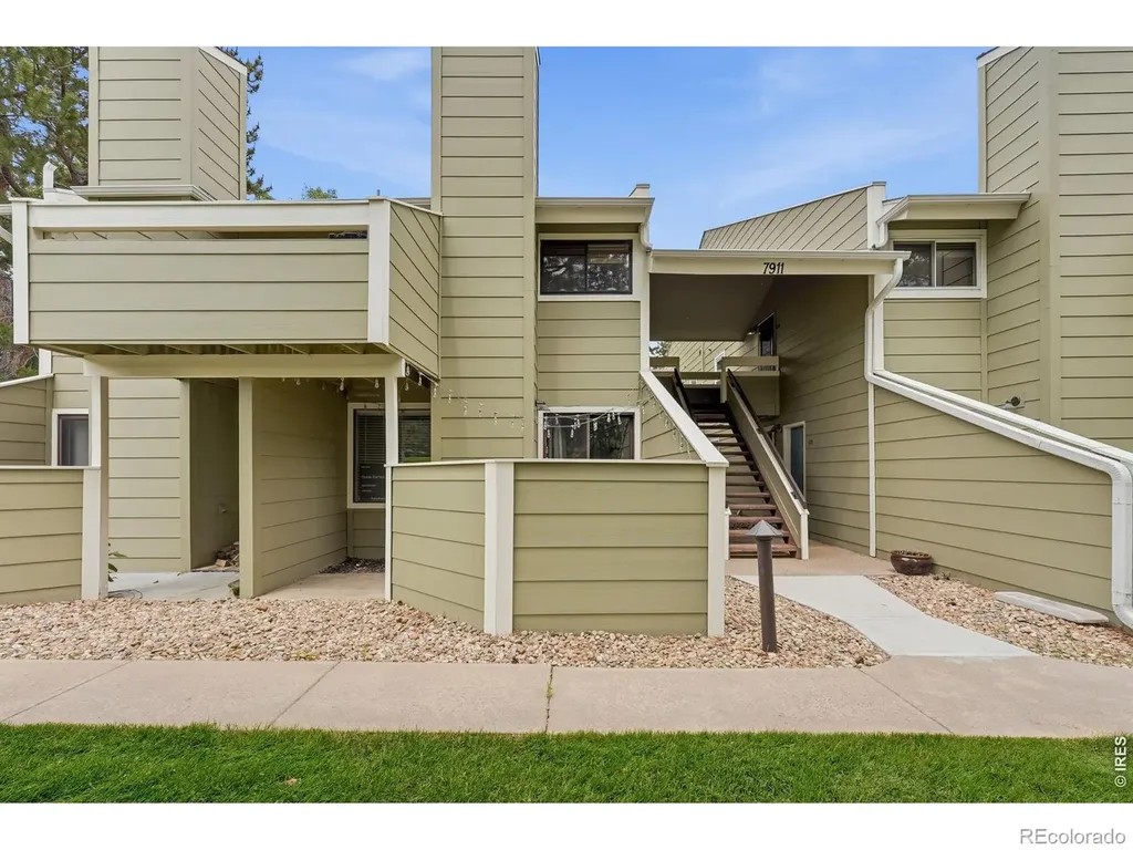 7911 Countryside Drive Niwot CO 80503