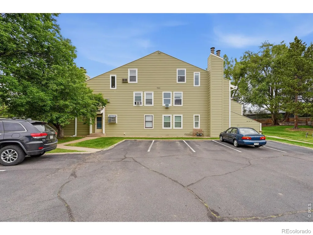 7911 Countryside Drive Niwot CO 80503