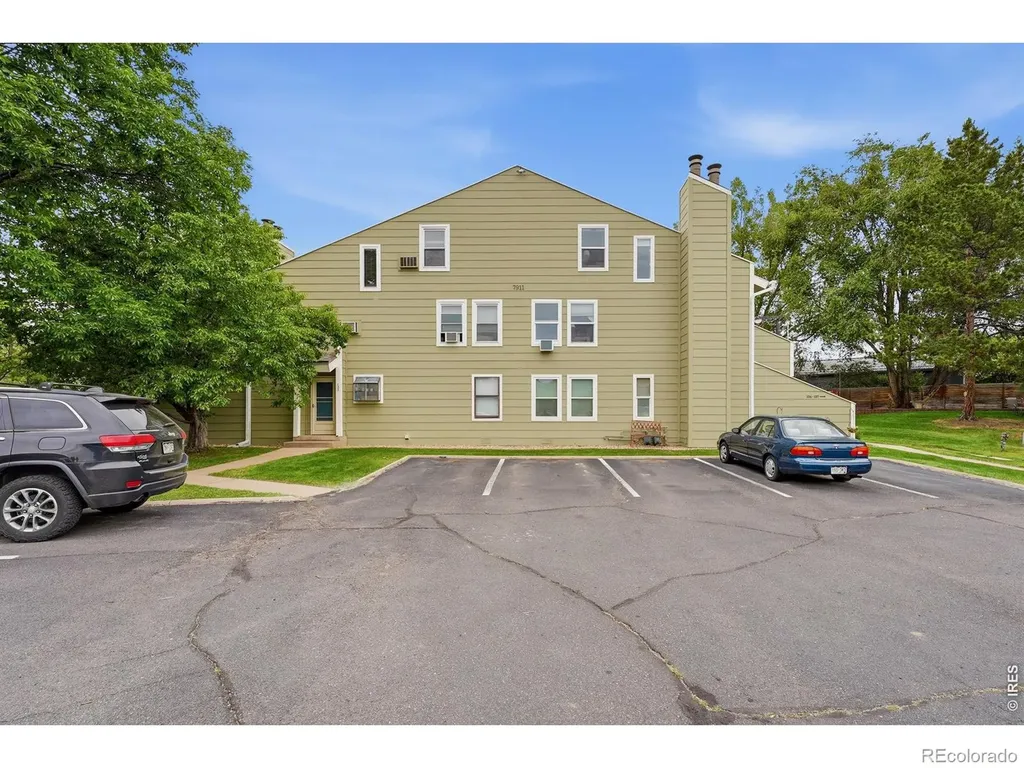 7911 Countryside Drive Niwot CO 80503