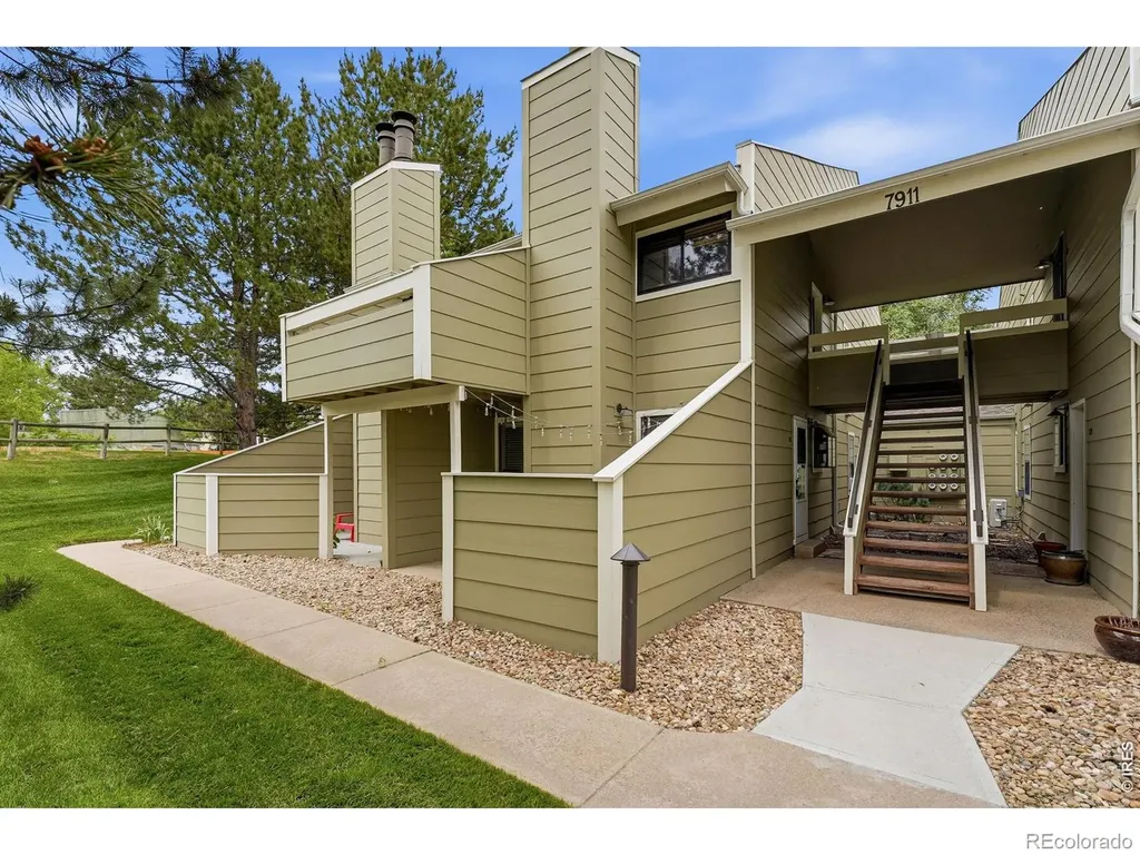 7911 Countryside Drive Niwot CO 80503