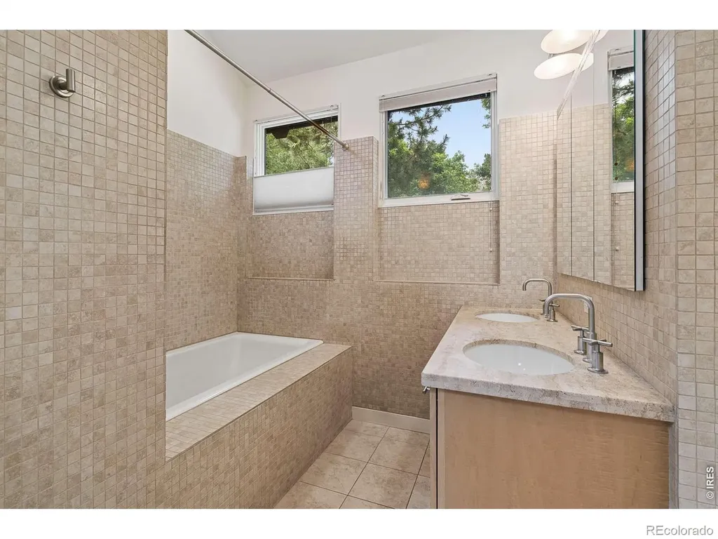 299 Spruce Court Boulder CO 80302