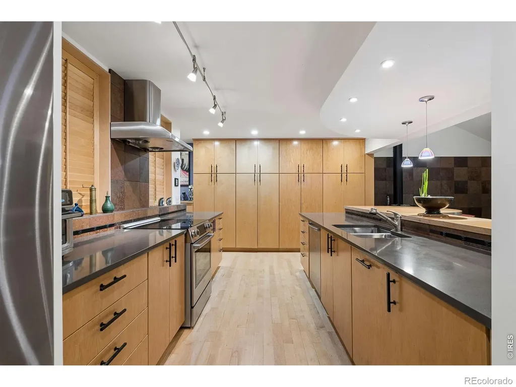 299 Spruce Court Boulder CO 80302