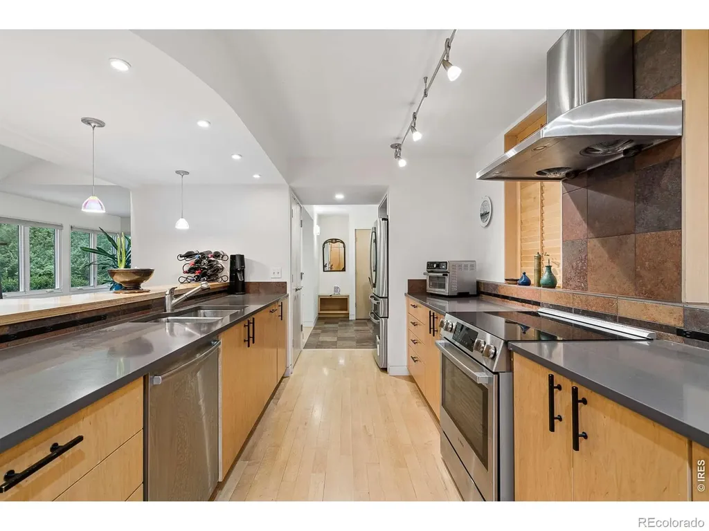 299 Spruce Court Boulder CO 80302