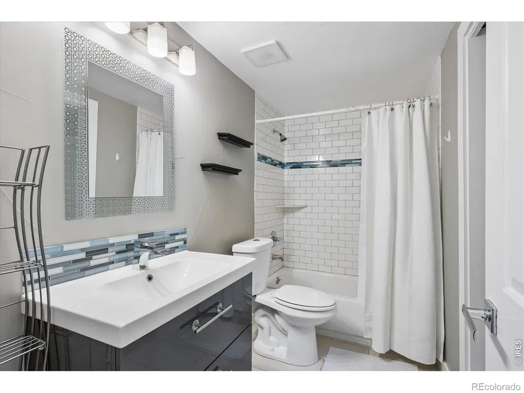 3823 W 39th Avenue Denver CO 80211