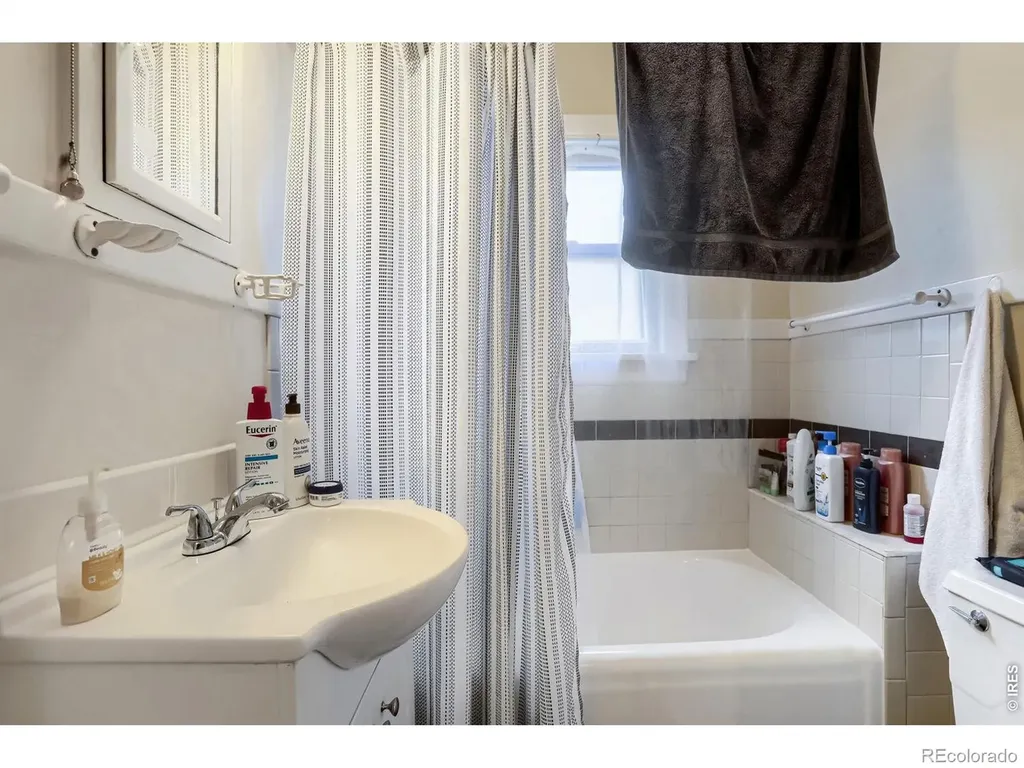 805 Bowen Street Longmont CO 80501