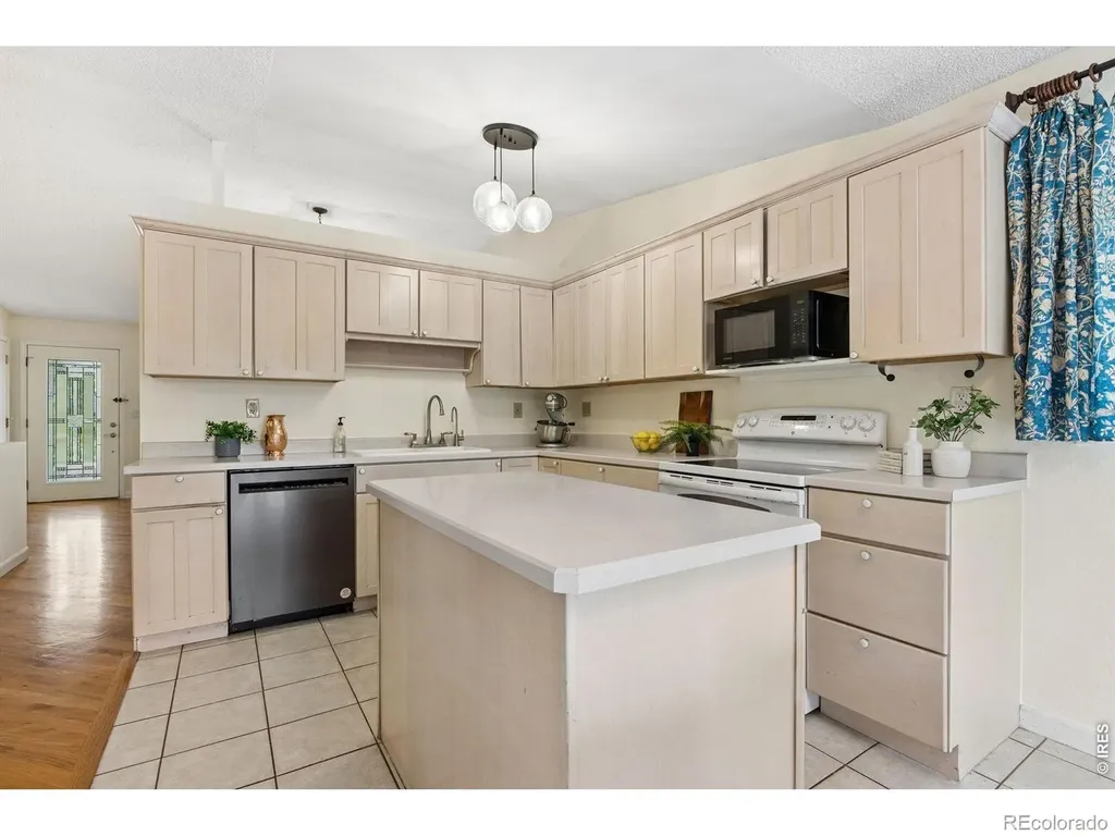352 S Jefferson Avenue Louisville CO 80027