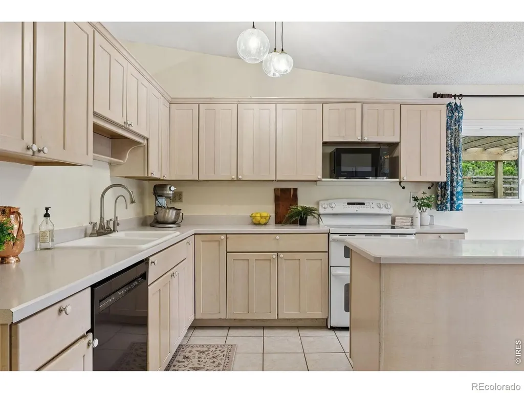 352 S Jefferson Avenue Louisville CO 80027