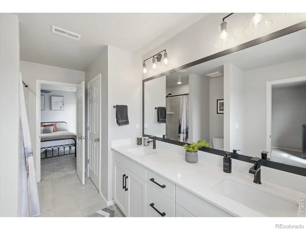 1834 S De Gaulle Court Aurora CO 80018