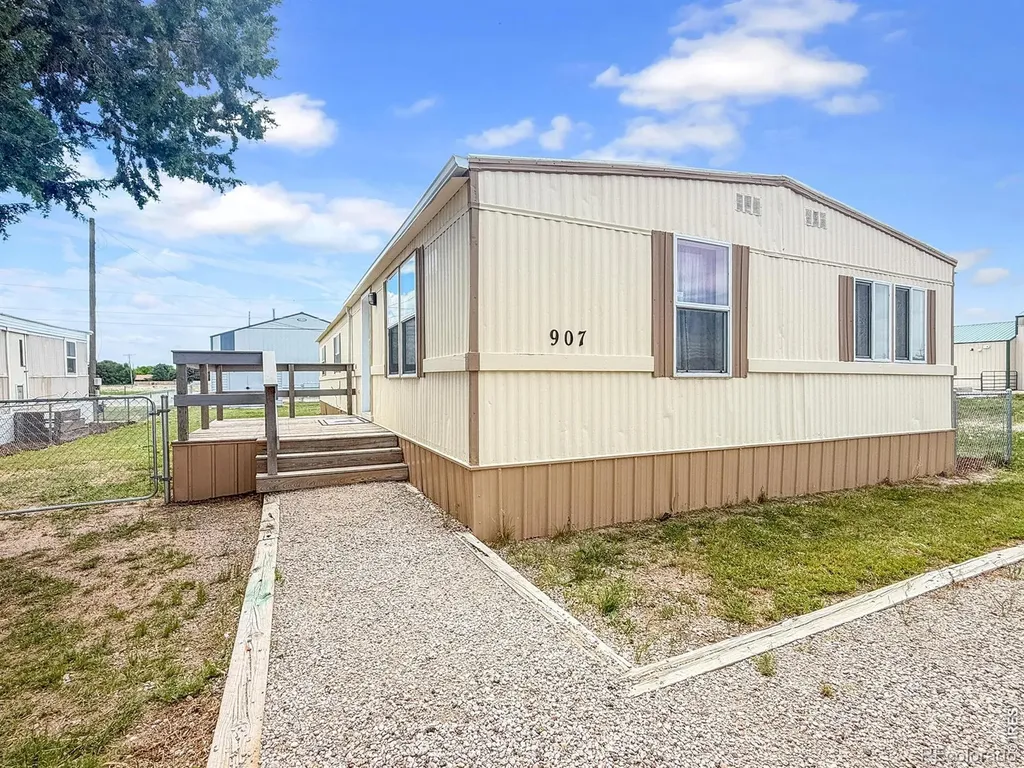 901-907 Phelps Street Sterling CO 80751