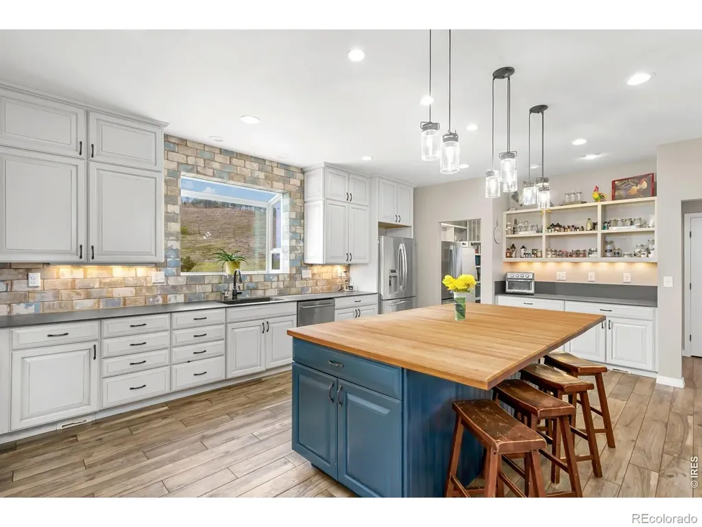 2051 Stove Prairie Road Bellvue CO 80512