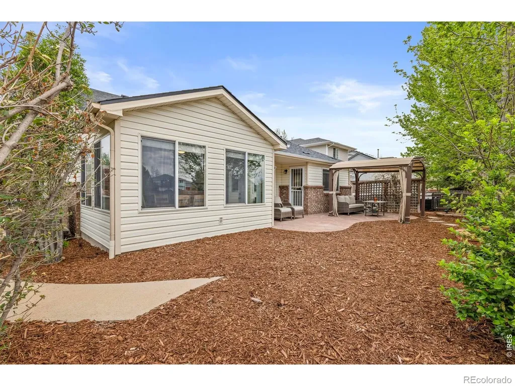 2517 Falcon Drive Longmont CO 80503