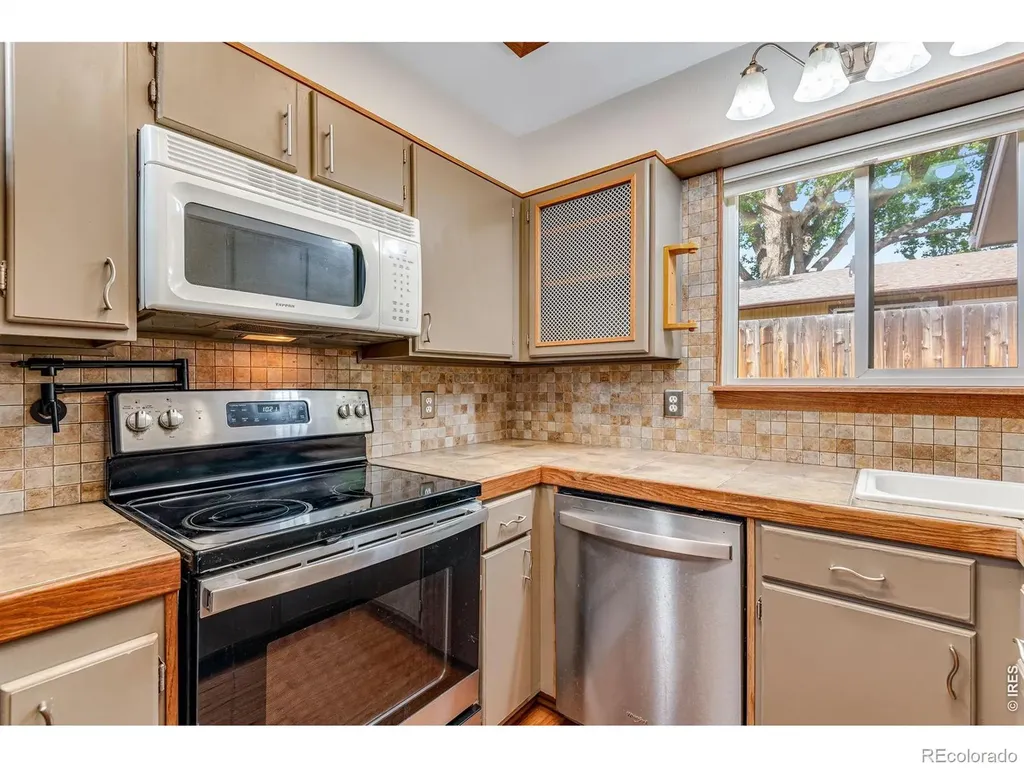 2501 Lanyon Drive Longmont CO 80503