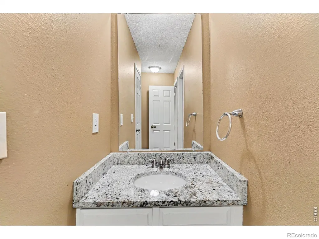 2220 S Jasper Way Aurora CO 80013