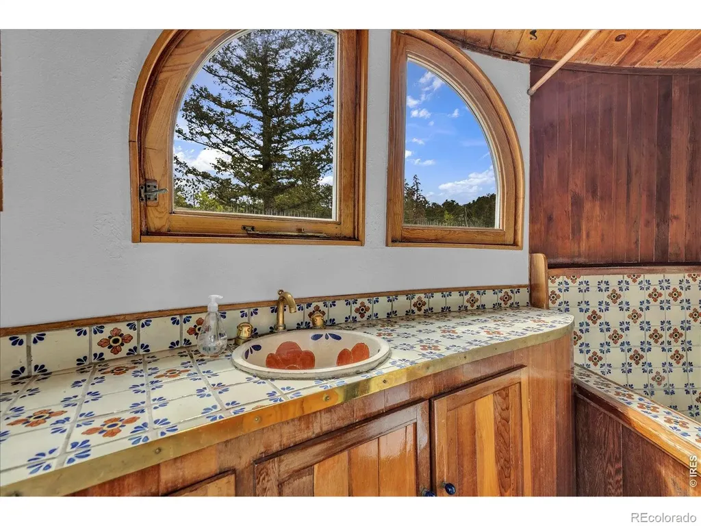 404 Porter Ranch Road Nederland CO 80466