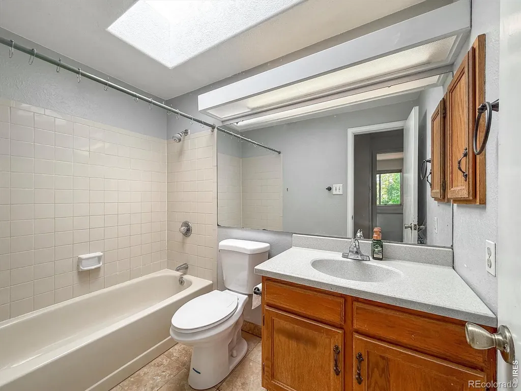 2155 Stuart Street Longmont CO 80501