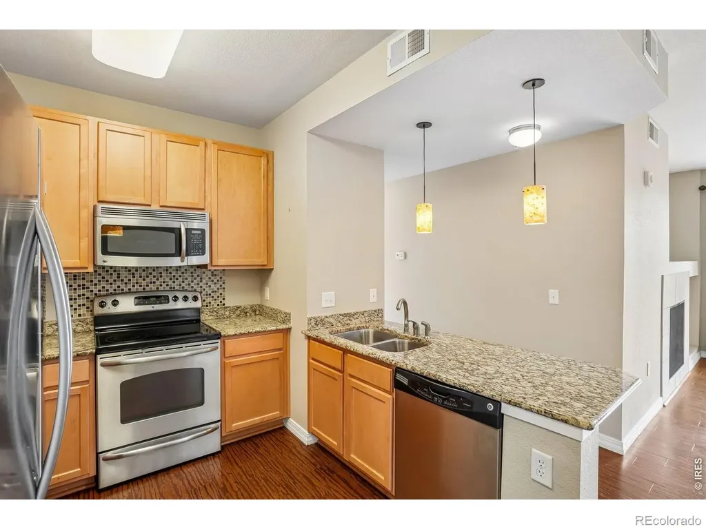 804 Summer Hawk Drive Longmont CO 80504