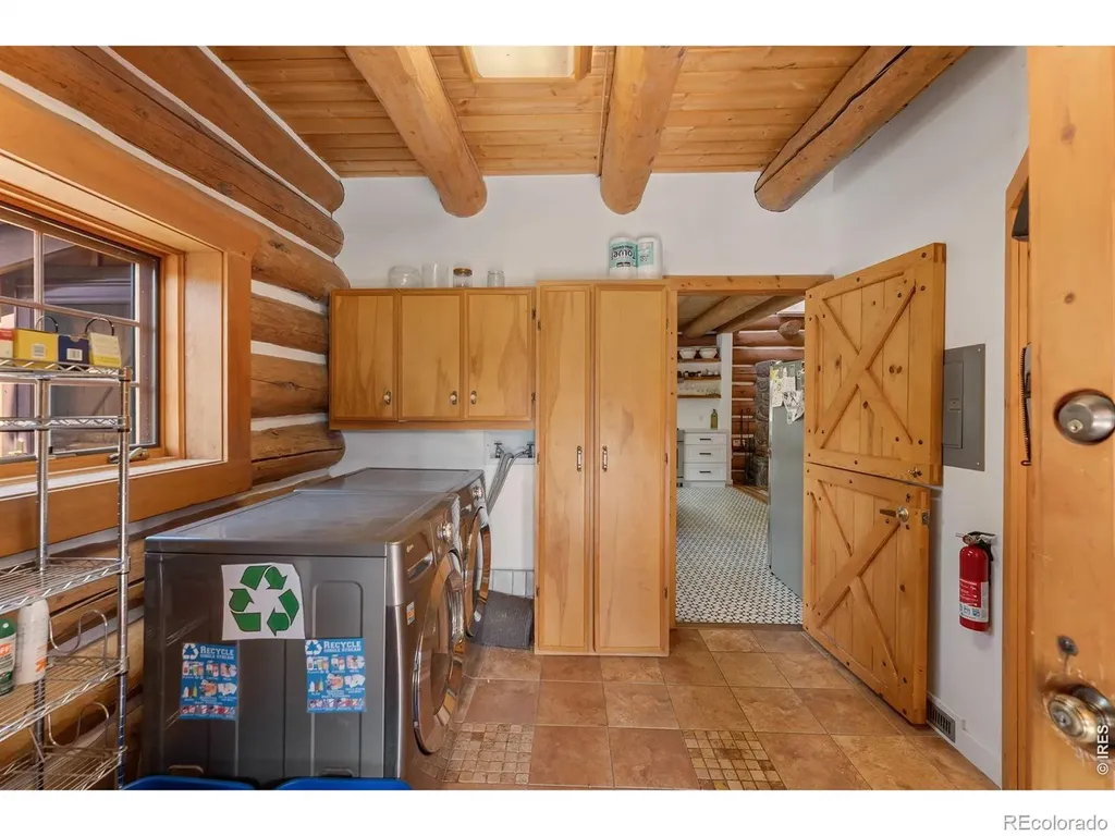 2200 Cr-103 Nederland CO 80466