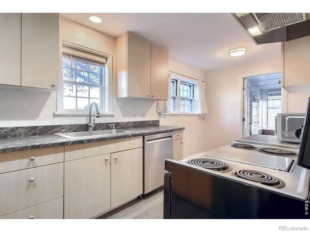 928 S Harrison Street Denver CO 80209