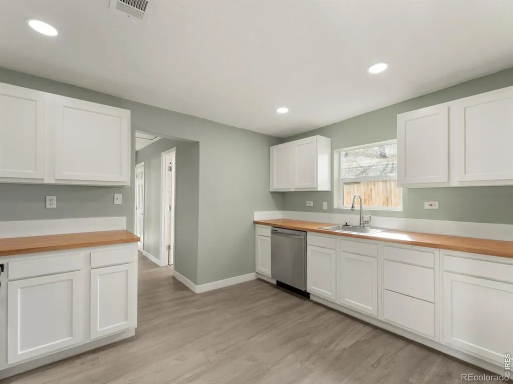 675 Knox Court Denver CO 80204