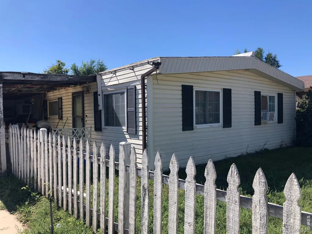 1215 Macintyre Court Dacono CO 80514
