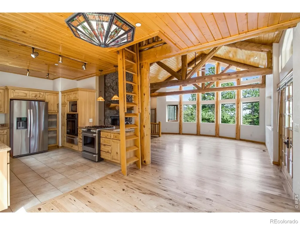 221 Rockledge Circle Lyons CO 80540