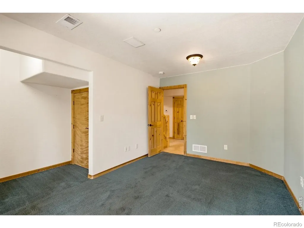 221 Rockledge Circle Lyons CO 80540
