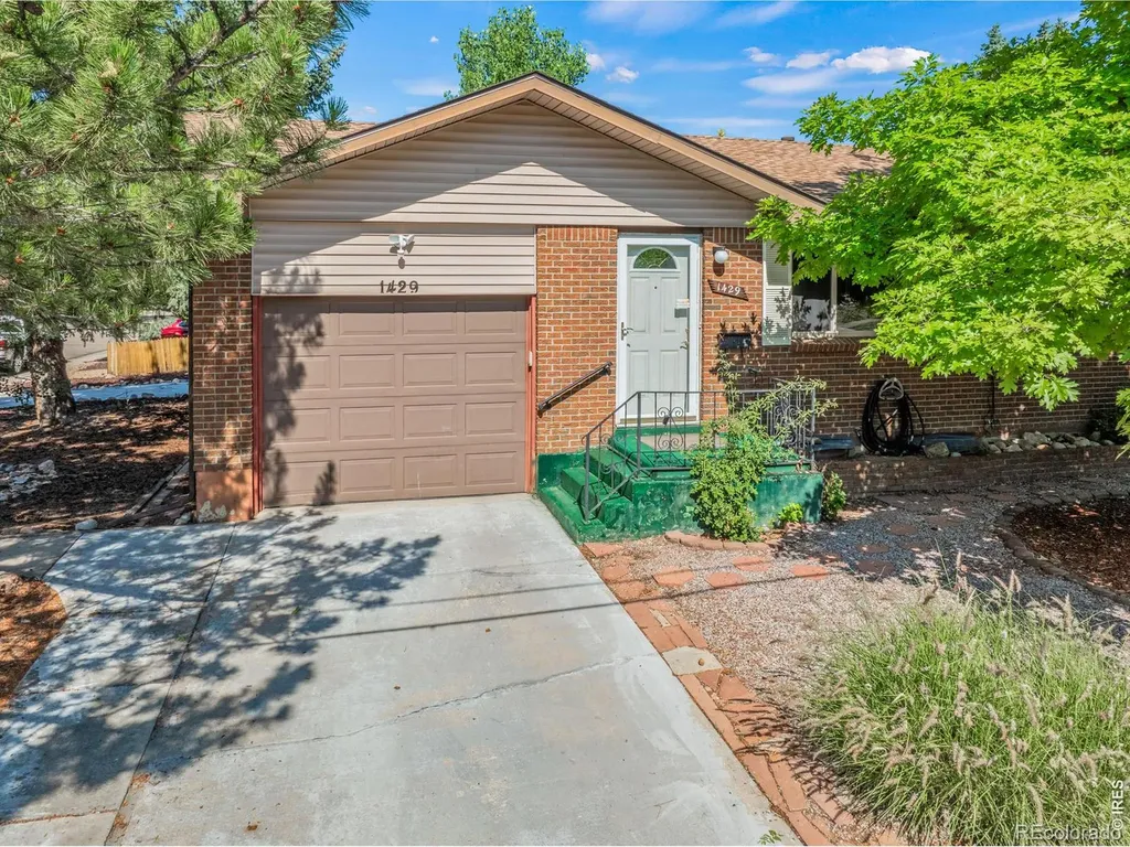 1429 Lashley Street Longmont CO 80504
