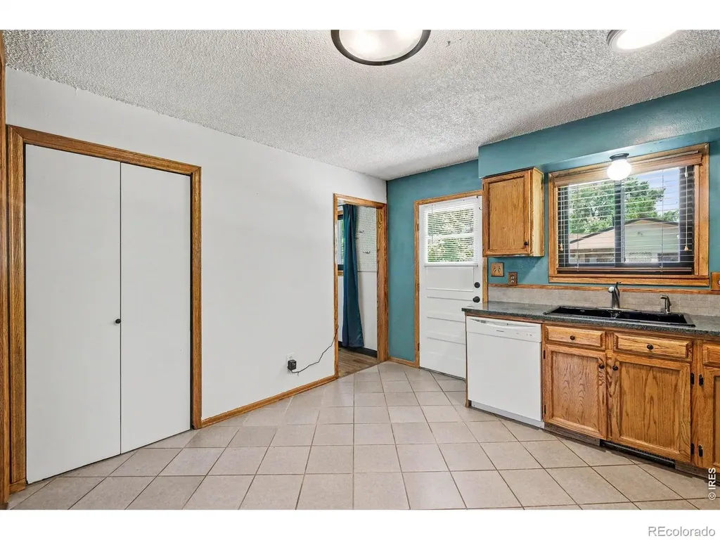 1320 Garden Circle Longmont CO 80501