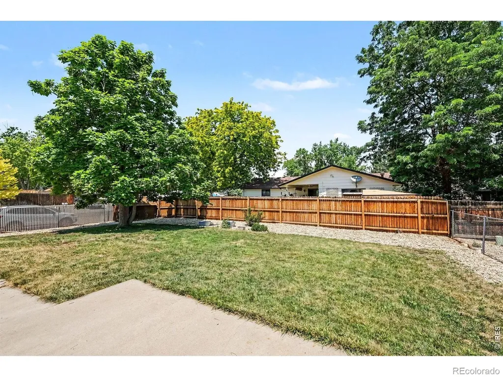 1320 Garden Circle Longmont CO 80501