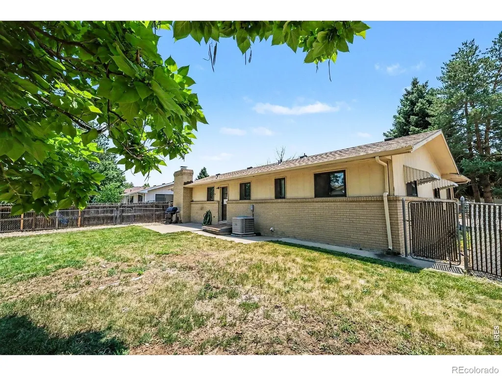 1320 Garden Circle Longmont CO 80501