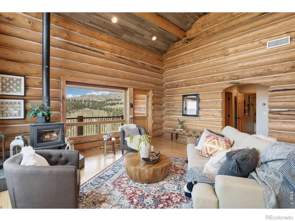3086 Davis Ranch Road Bellvue CO 80512