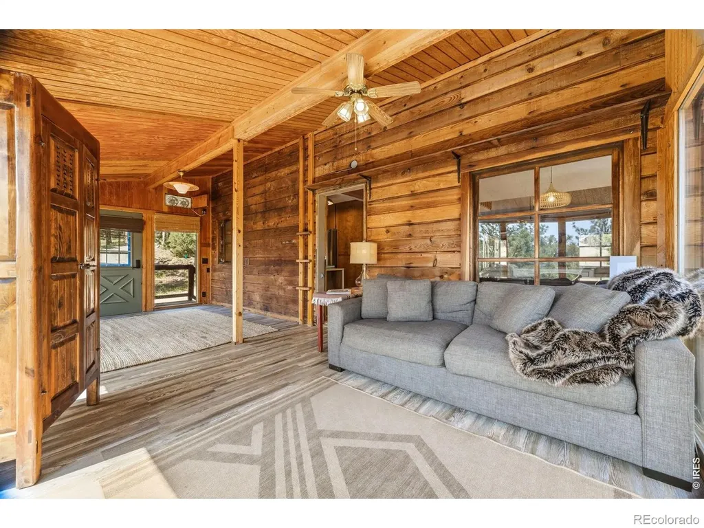 128 Elk Road Lyons CO 80540