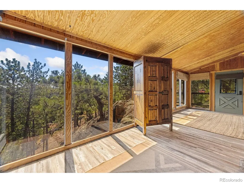 128 Elk Road Lyons CO 80540