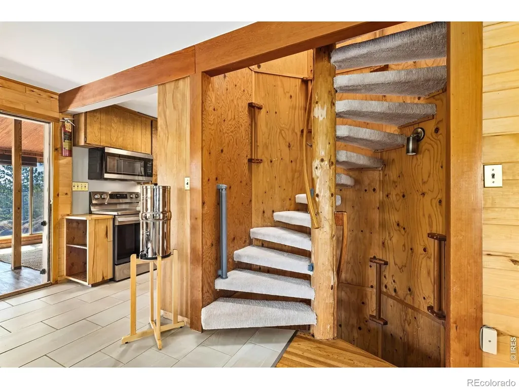 128 Elk Road Lyons CO 80540