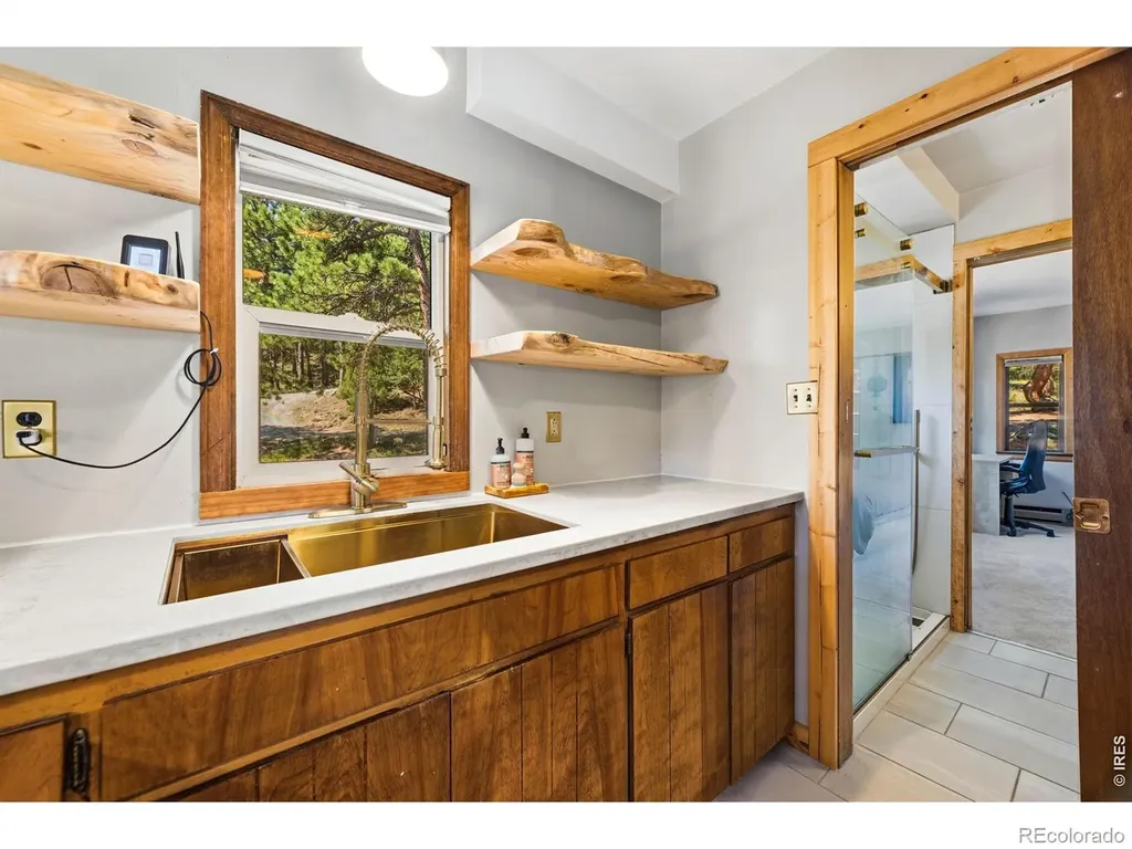 128 Elk Road Lyons CO 80540