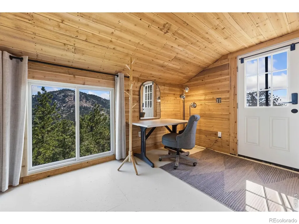 128 Elk Road Lyons CO 80540