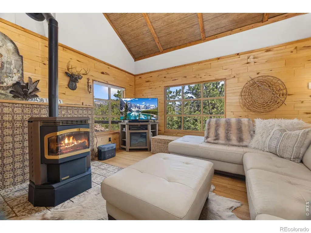 128 Elk Road Lyons CO 80540