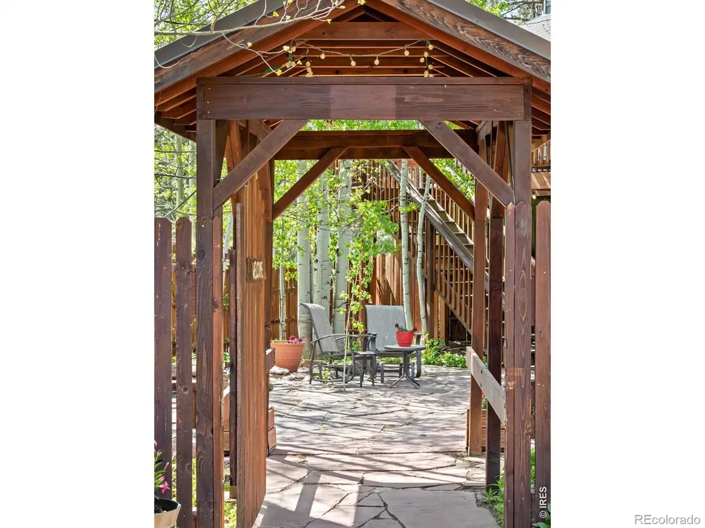 417 Dunraven Glade Road Glen Haven CO 80532