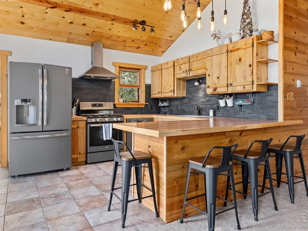 417 Dunraven Glade Road Glen Haven CO 80532