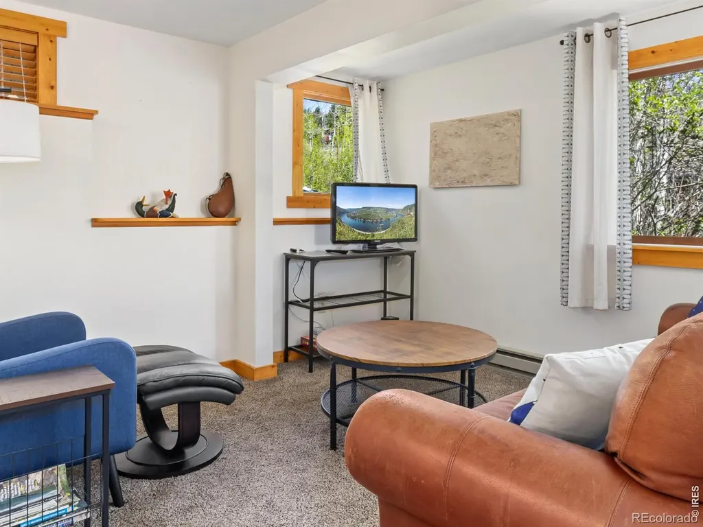 417 Dunraven Glade Road Glen Haven CO 80532
