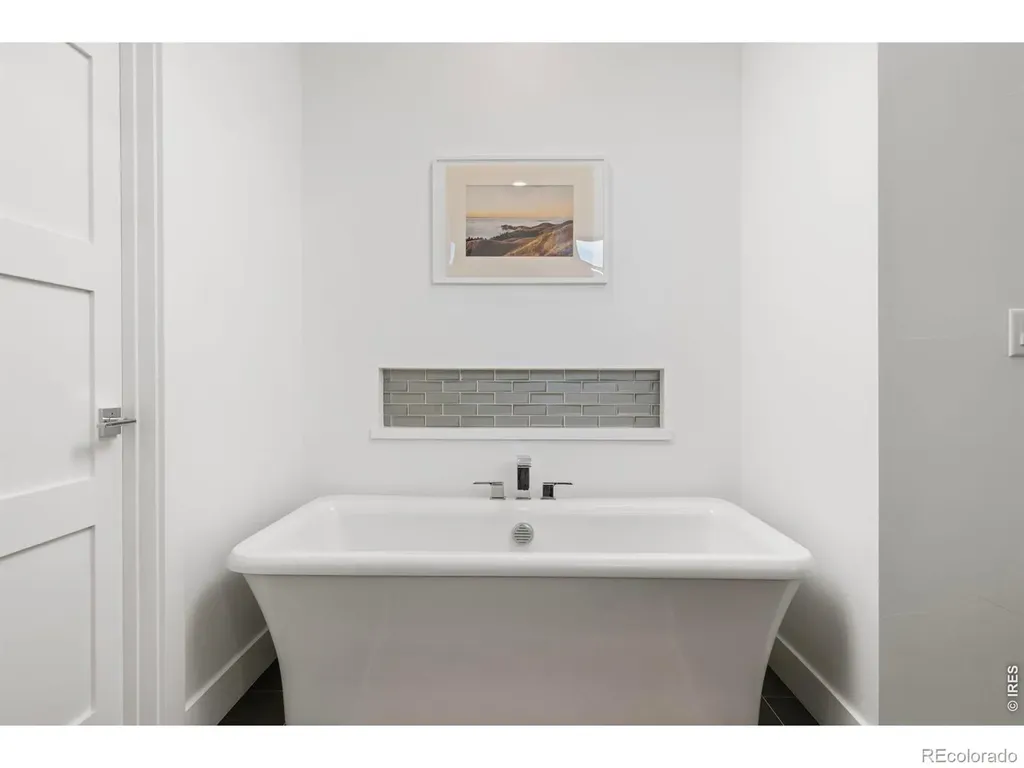 8675 Summerlin Place Longmont CO 80503