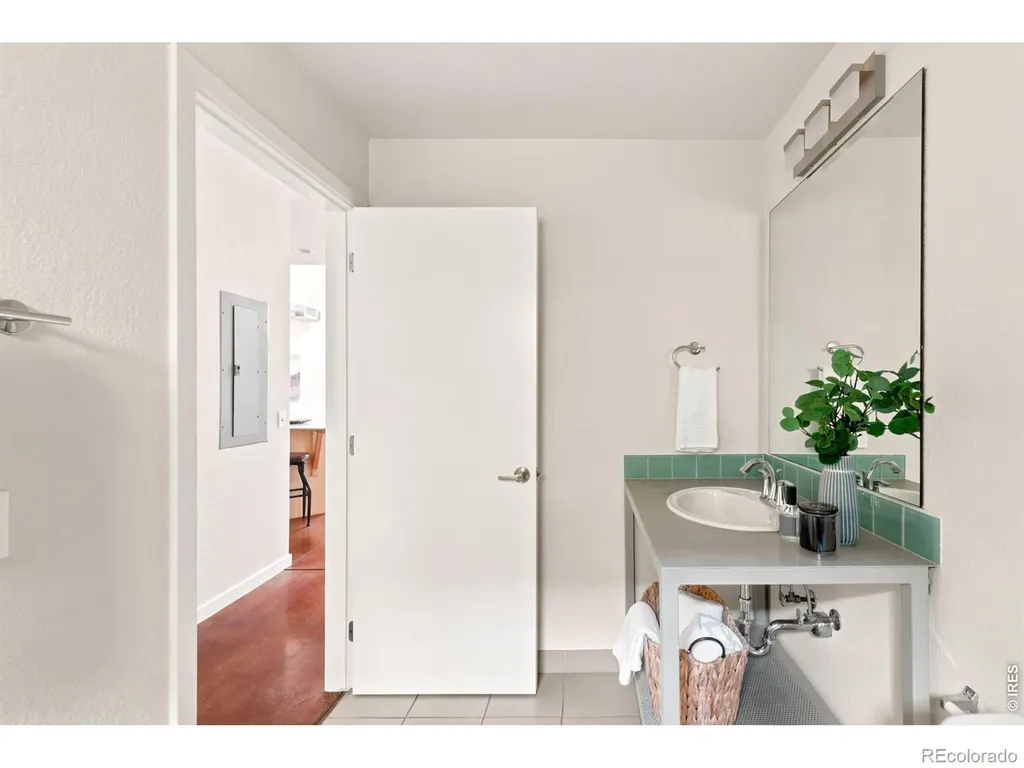3033 Blake Street Denver CO 80205