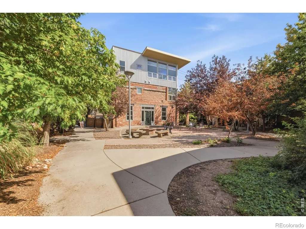 3033 Blake Street Denver CO 80205