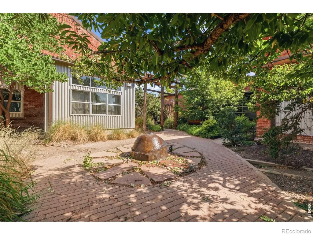 3033 Blake Street Denver CO 80205